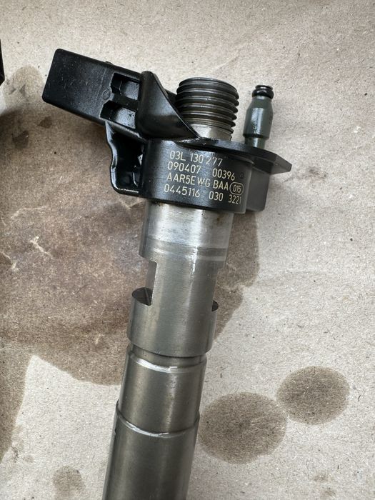 Дюзи за VW Golf Passat 2.0 Tdi Common Rail