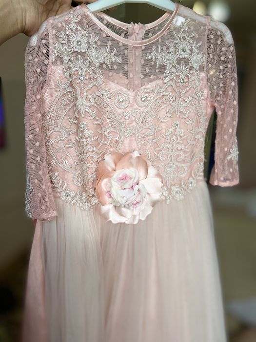 Нарядное Платье на девочку!