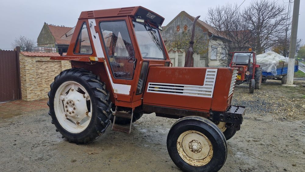 Vând tractor  fiat 780
