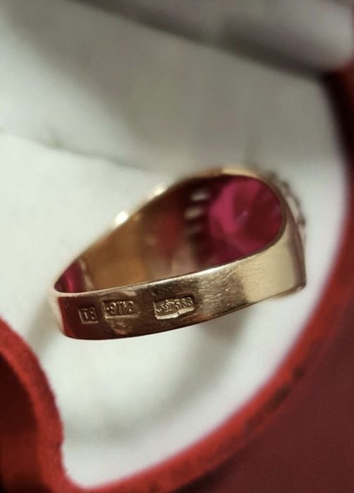Золотое советское кольцо 583 пробы с рубином
