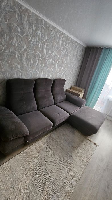 Диван с оттоманкой