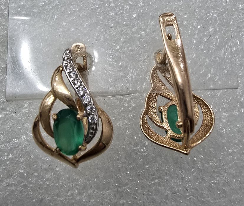 Серьги    золотые.