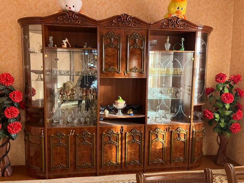 Срочно продаётся мебель для гостиной стенка