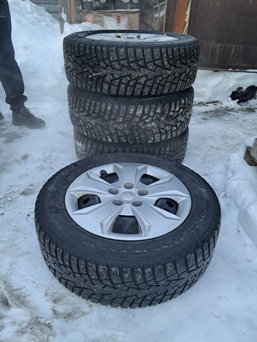 Резина с дисками и колпаками