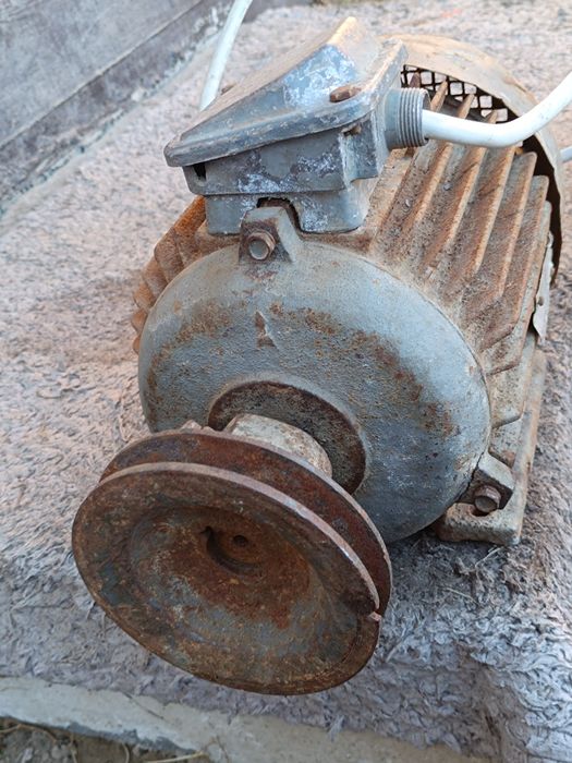 электродвигатель