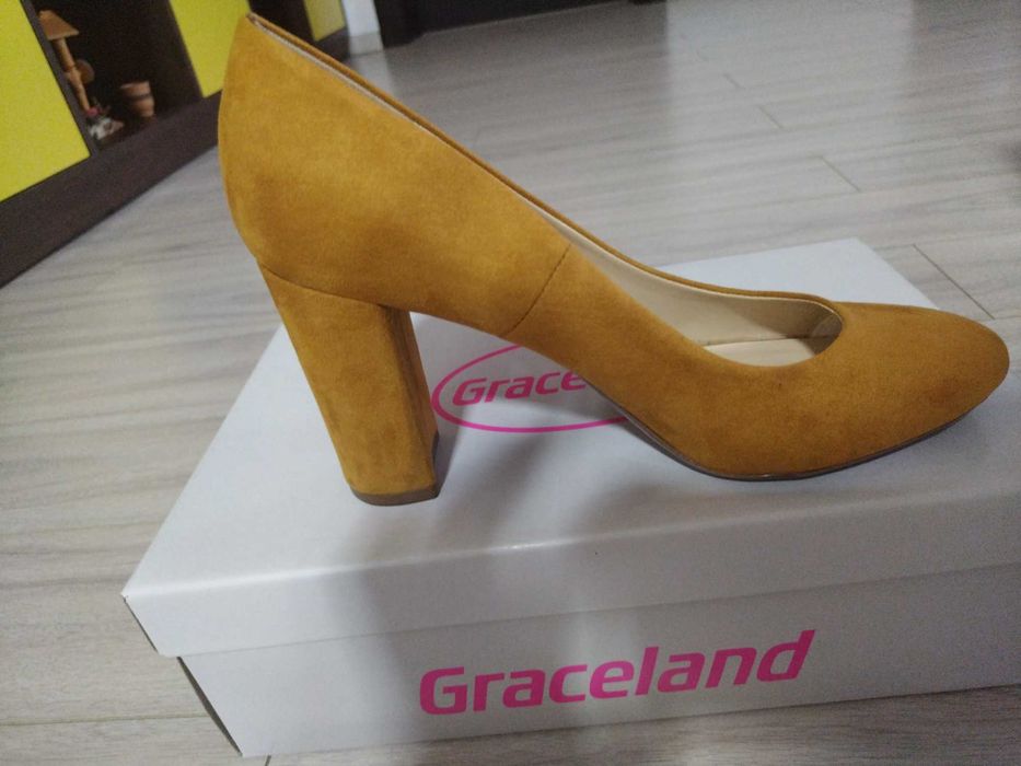 De vanzare  pantofi dama cu toc, marime 38