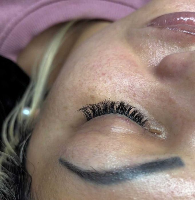 Cosmetică facială, montaj gene fir cu fir, laminare gene și sprâncene