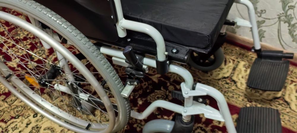 Инвалидная коляска