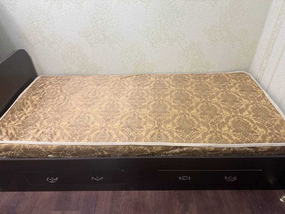 Мебель комплект сотилади