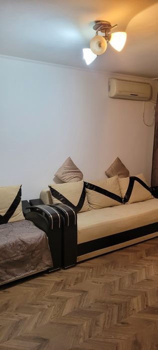 Închiriez apartament!