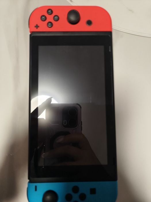 Pachet Consolă Nintendo Switch V2 (Neon) + 3 Jocuri Fizice + Husă Protecție