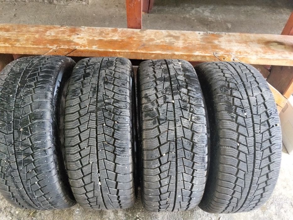 Vând jante R18 cu tot cu cauciucuri 245_45_18