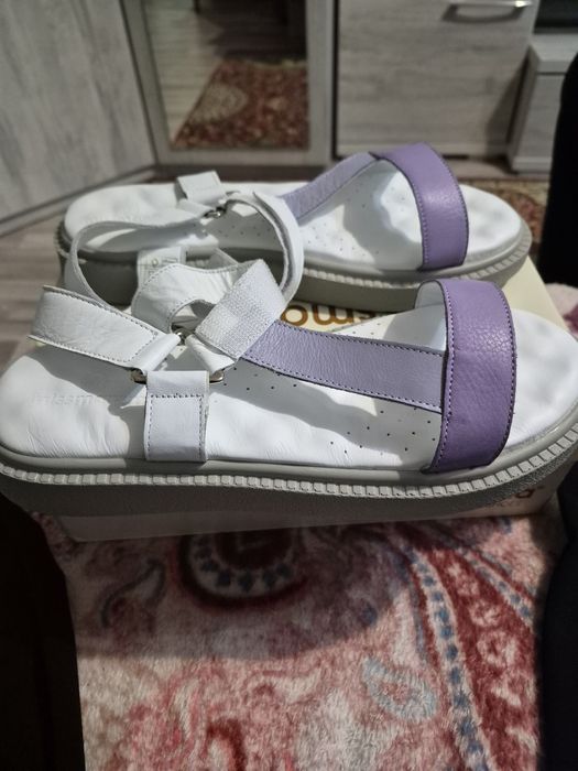 Босоножки женские