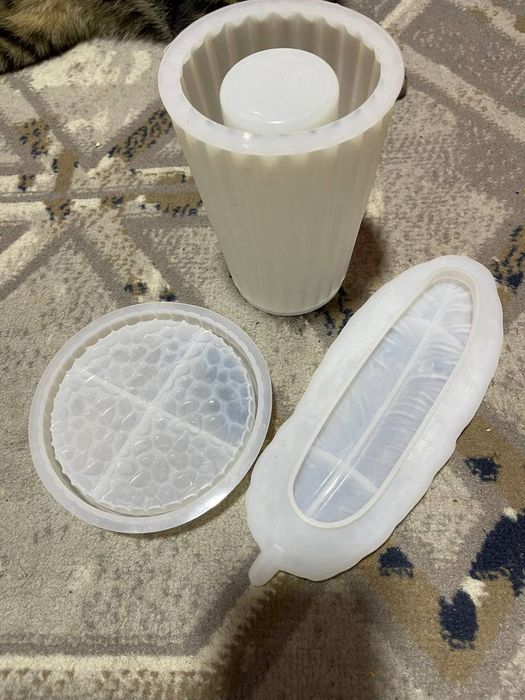 Gibs smalo va sovun gullar uchun ishlatiladigan qoliblar sotiladi