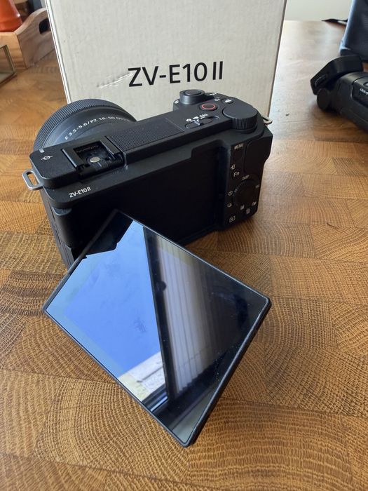 Sony ZV-E10 ll .