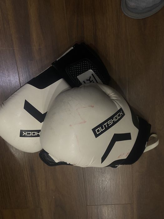 Все М размер, белый сет, одевал 1 раз 10oz