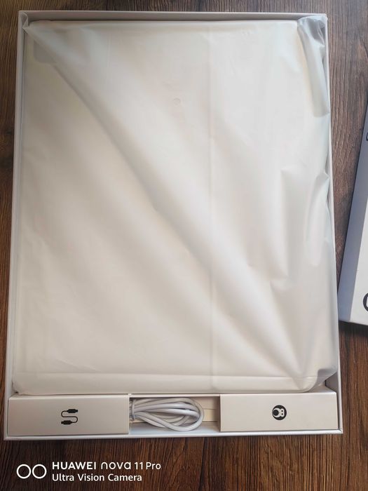 Чехол-клавиатура на iPad 13