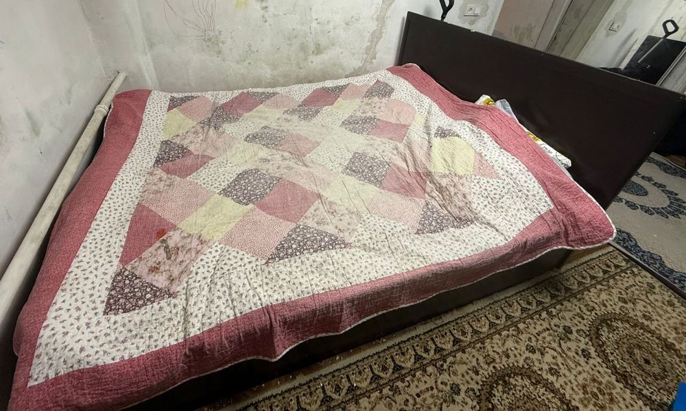 Шкаф и кровать почти даром