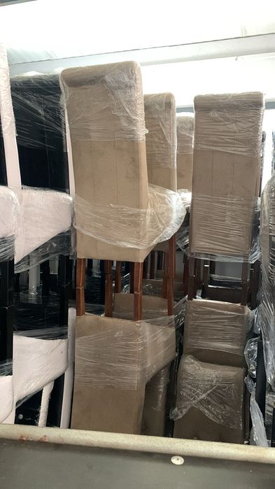 Vand Mese si Scaune de la 2000 lei