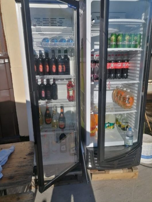Vitrine frigorifice de închiriat.
