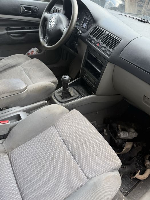 VW Golf 4 1.9tdi 110 - на части