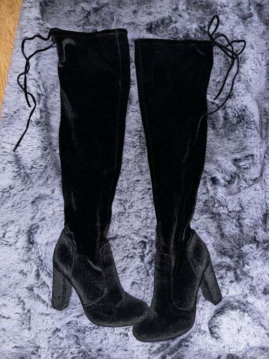 Cizme de catifea cu toc
