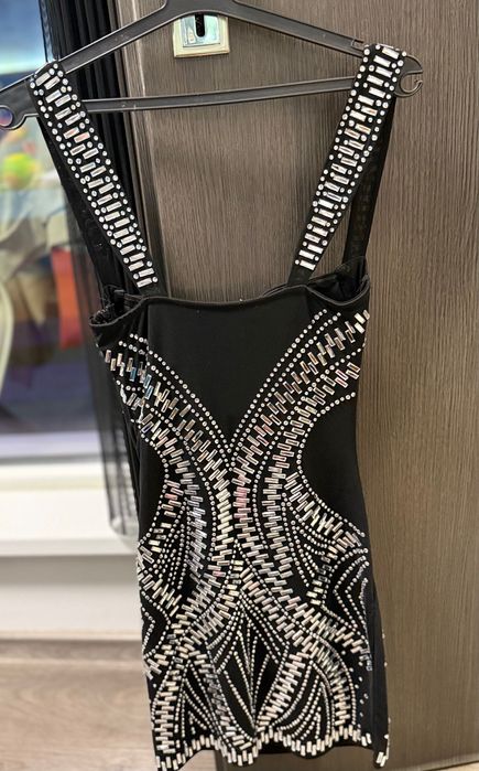 Парти Рокля с камъни