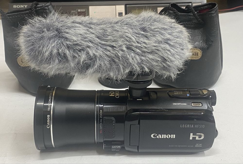 Camera video HD CMOS Canon Legria HF S10E Obiective