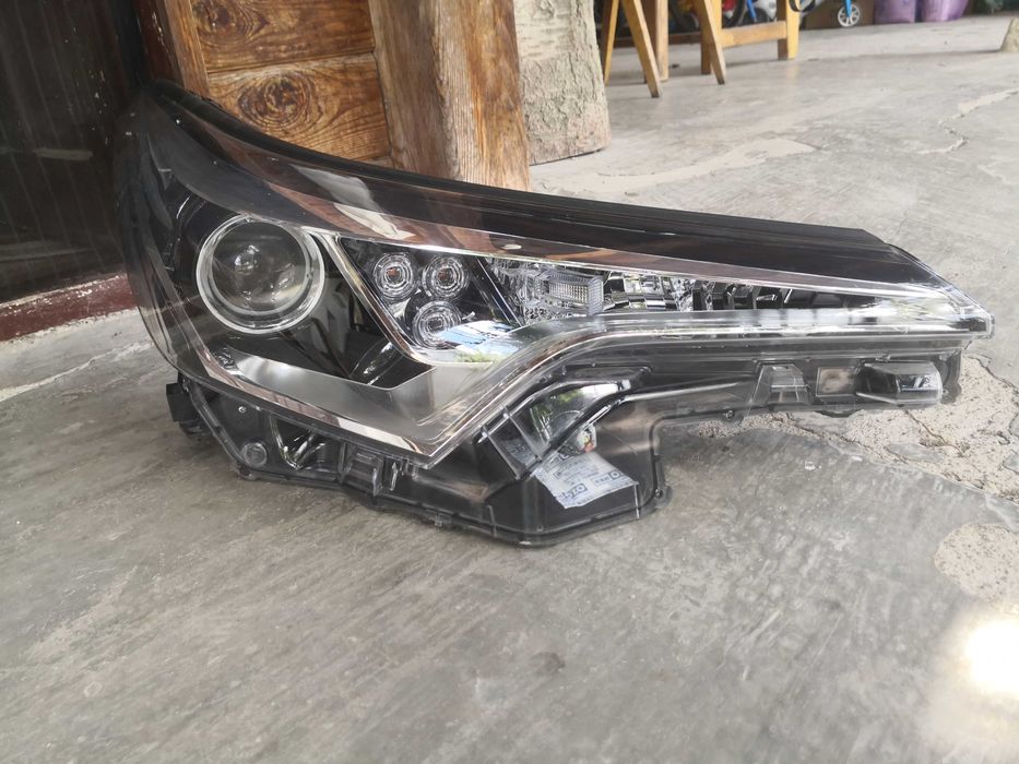 Фар Toyota C-HR LED десен/Фар Тойота C-HR/Фар Toyota CHR Оригинален