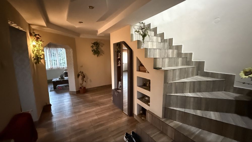 Vand casa pe strada Valea Codorului nr.30