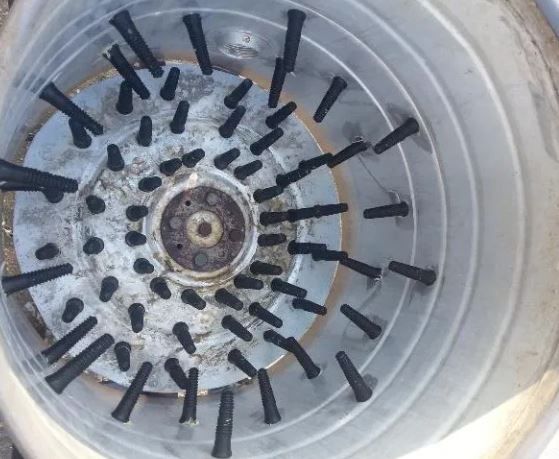 Машина за скубане на пера на всички птици (кокошки,бройлери, пилета,