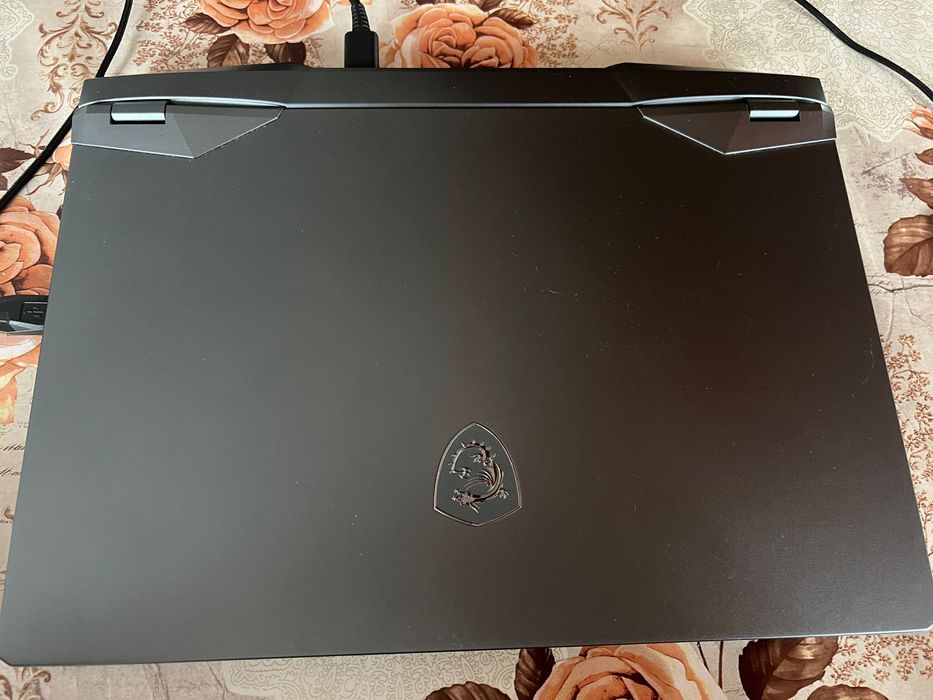 Laptop Gaming GE66 cu I7-10750h + RTX 2080 Super Max-Q + 32 Gb RAM