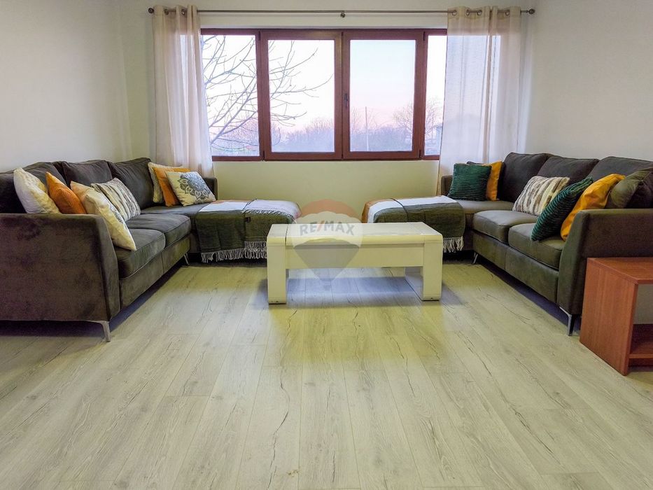 Продава се Къща в с. Царичино, Област Добрич - 267 кв.м за 581 €/кв.м - Снимка #2