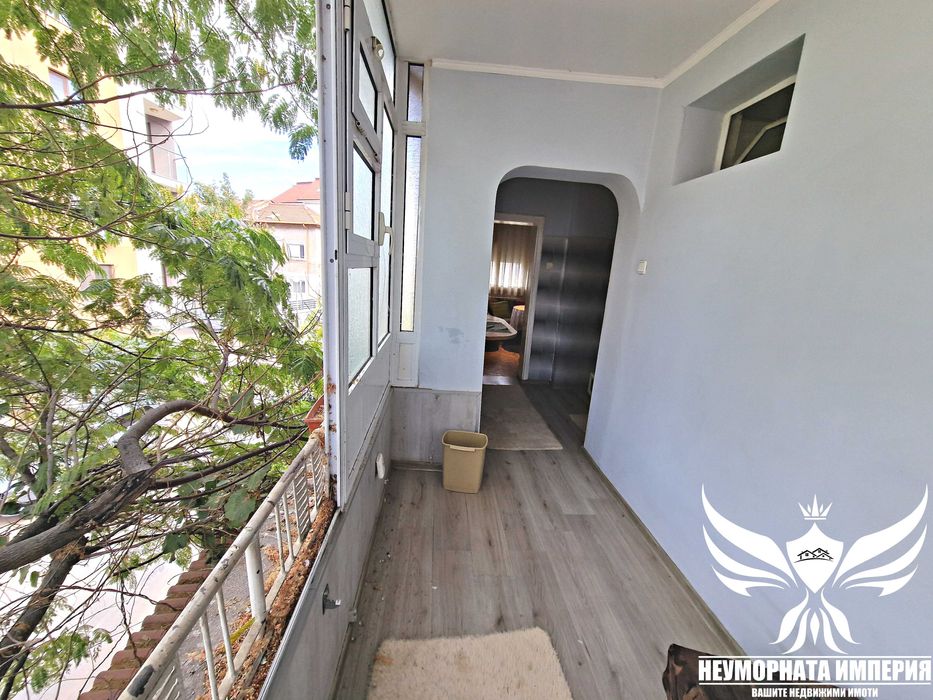 Продавам тристаен 128кв. с тавански етаж 128кв. гр.Асеновград Център