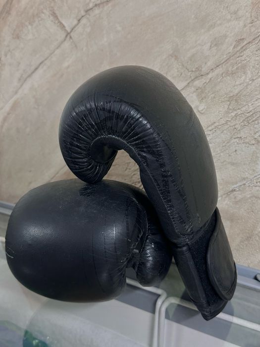 Боксови ръкавици и протектори за крака – SZ