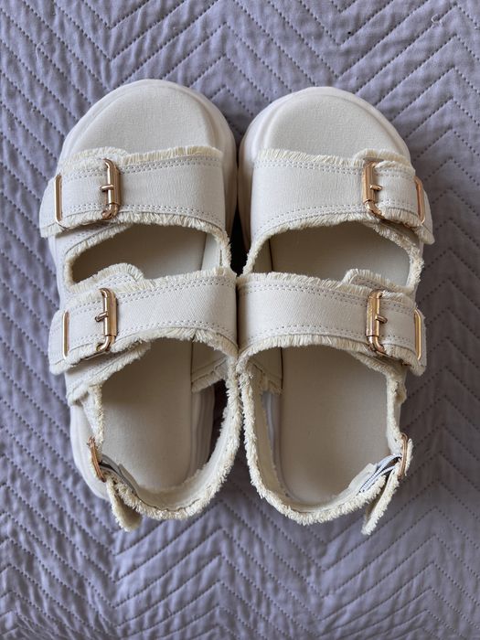 Дамски сандали