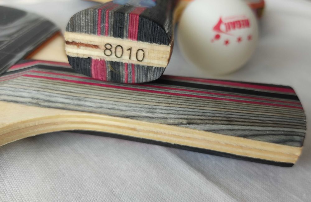 Комплект 2бр хилки за тенис на маса и 3бр топчета