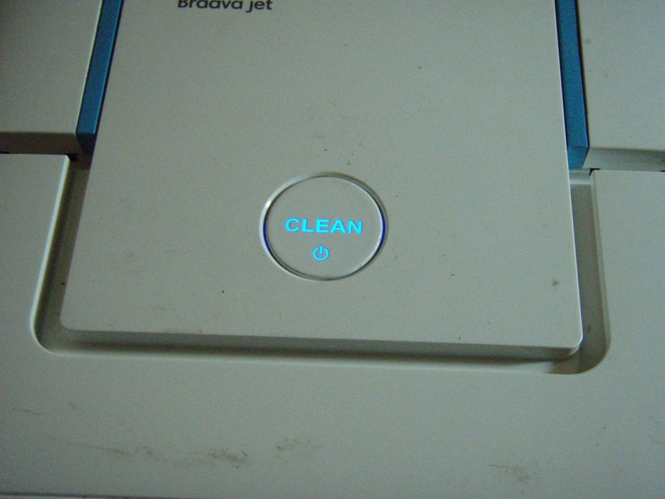 iRobot Braava Jet 240 defect, se vinde pe componenta