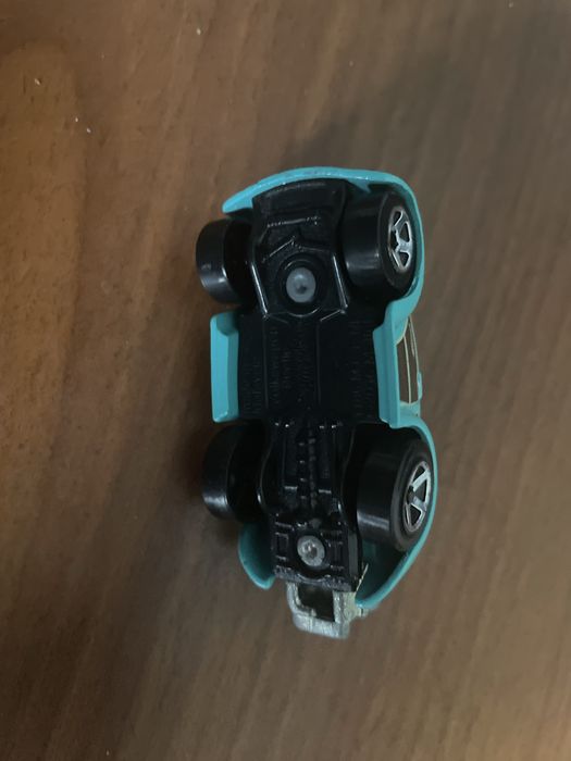 Машинка hot wheels