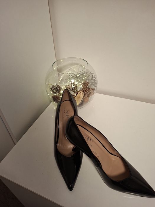 Елегантни обувки с ток! Естествена кожа!