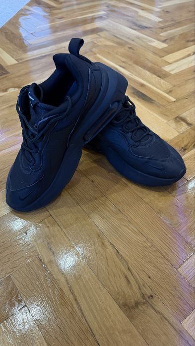 NIKE W Air Max Verona 40,5