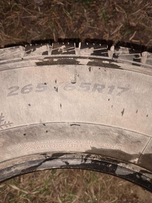 Продаются Автошины 265/65R17.