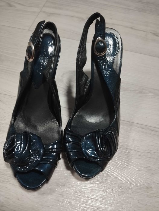 продам босоножки 37 размер