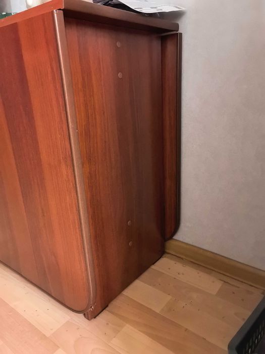 Продам стол книжку