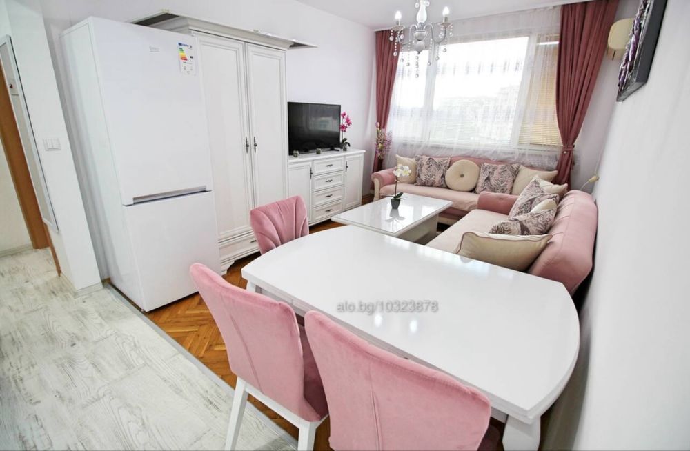 Дава се под наем Двустаен апартамент в Бургас, Зорница - 60 кв.м за 714 € - Снимка #2