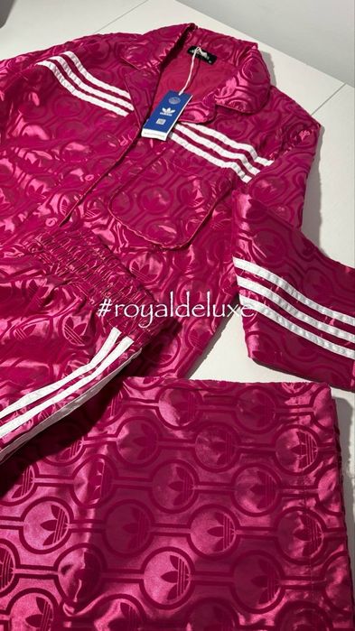 Trening dama, pe stoc