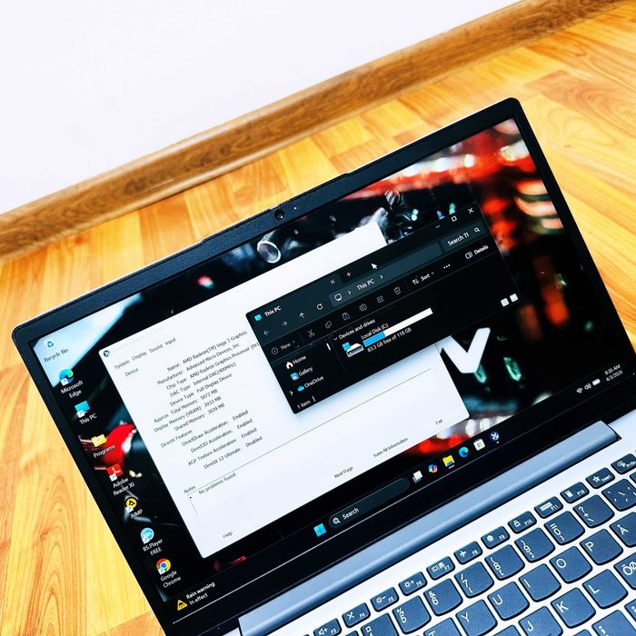 Laptop Lenovo IdeaPad AMD Ryzen 3, Video dedicat, Full HD, UltraSlim, SSD, Gaming Livrare GRATUITA