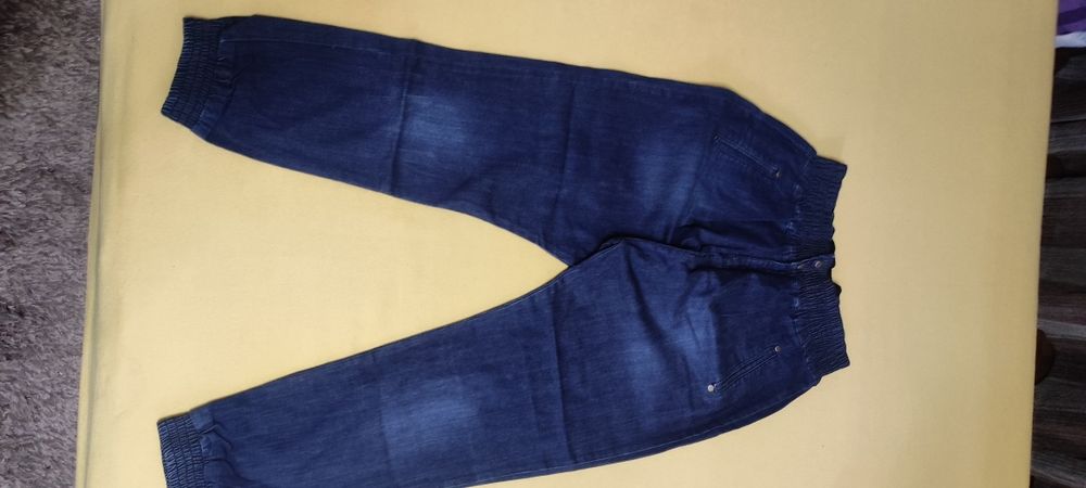 Женские джинсы с матнëй на резинке. Размер 48-50