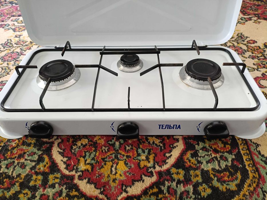 Продам газовую плиту