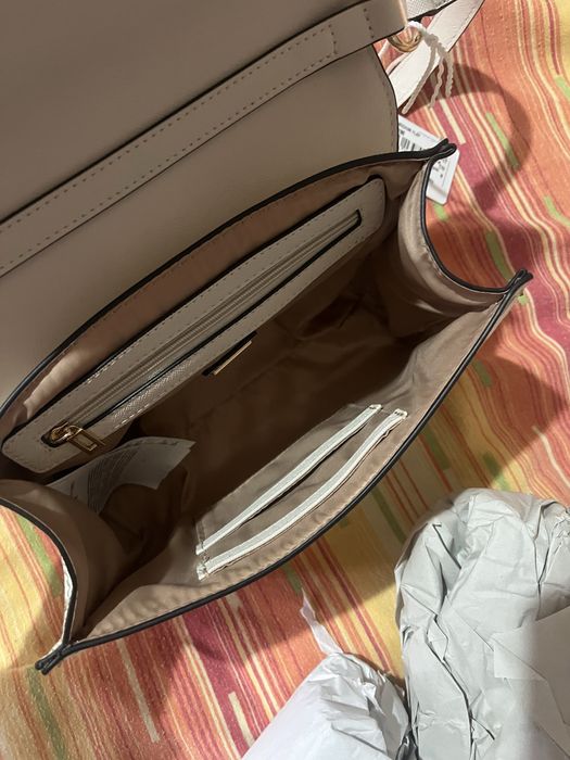 Дамска чанта guess